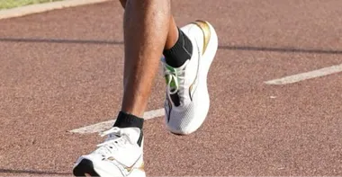 Picture of a runner's legs mid-stride